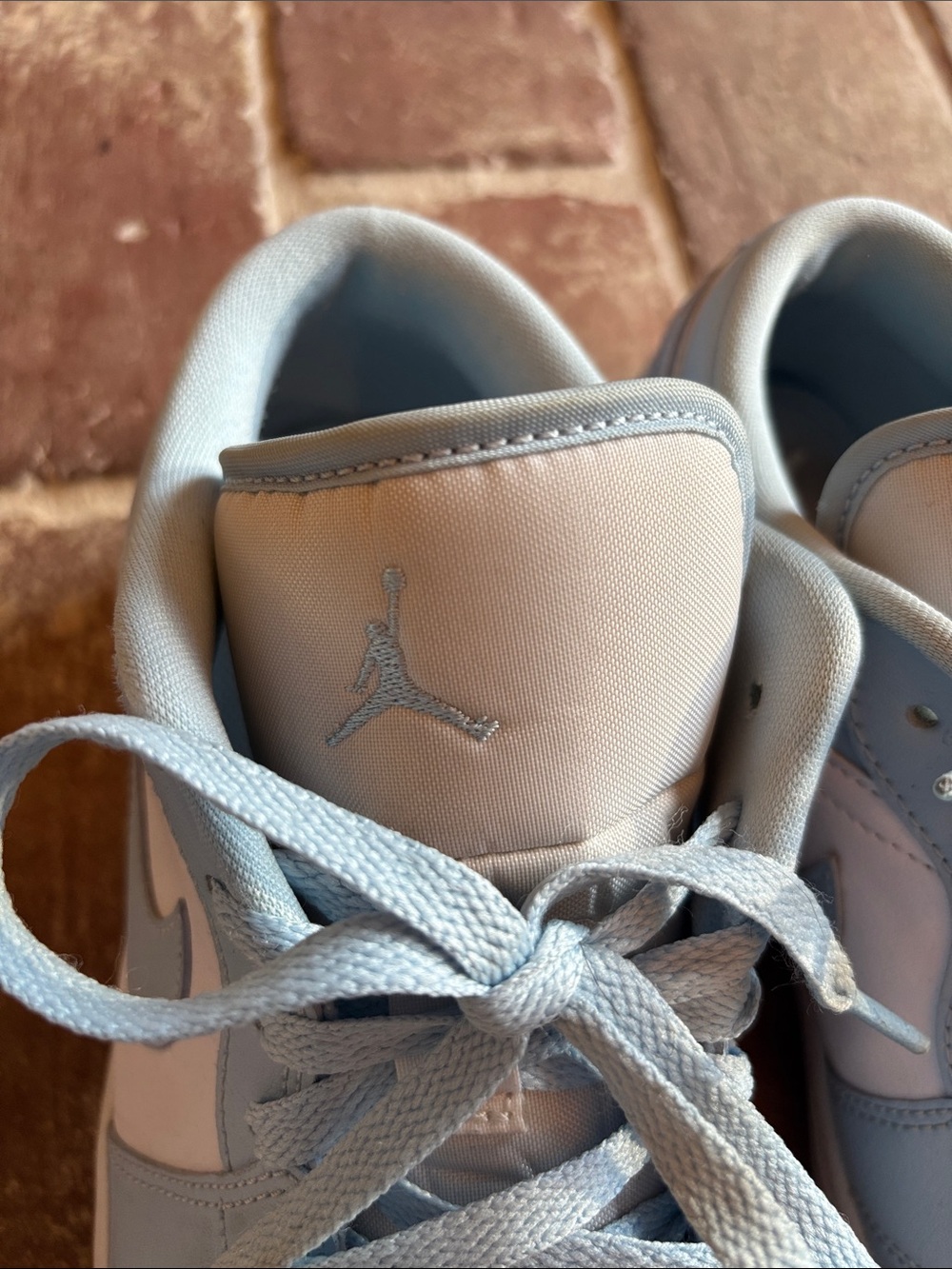 Nike AIR JORDAN 1 LOW Women’s in "Ice Blue" - Picture 2 of 11